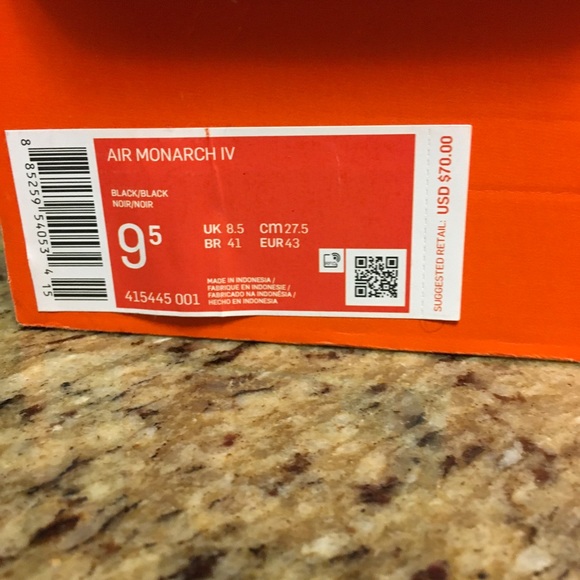 Brand new Men’s Nike monarch walking sneakers size 9.5 Black in color - Picture 2 of 5